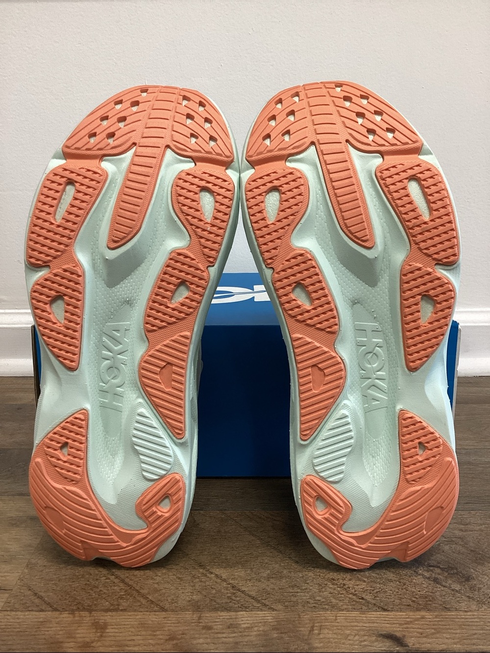 Women’s HOKA Skyflow - Picture 4 of 5